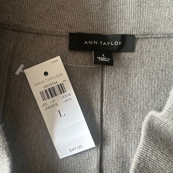 Ann Taylor Gray Pleated Knit Skirt Size Large NWT - Picture 4 of 7